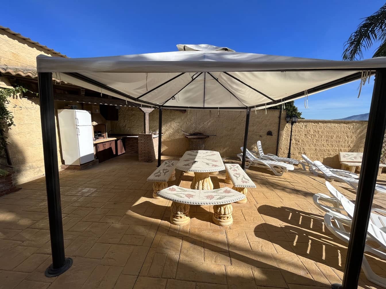 4 soveværelse Villa til leje i Alhaurin de la Torre med swimmingpool garage - € 2.000 (Ref: 8051893)