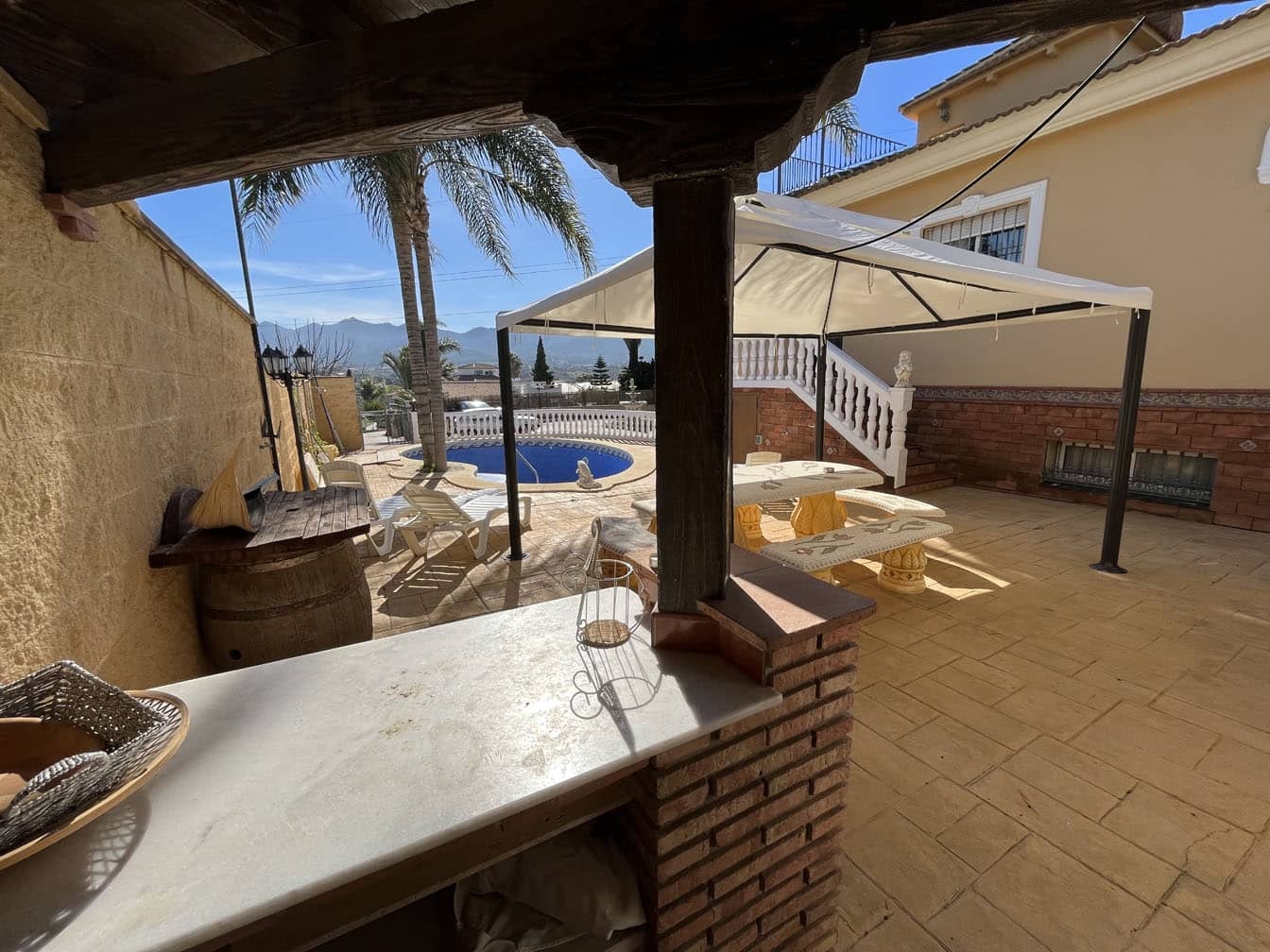 4 soveværelse Villa til leje i Alhaurin de la Torre med swimmingpool garage - € 2.000 (Ref: 8051893)