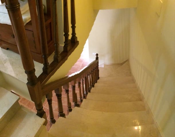 2 slaapkamer Halfvrijstaande villa te huur in Alhaurín el Grande met zwembad - € 1.200 (Ref: 9101713)