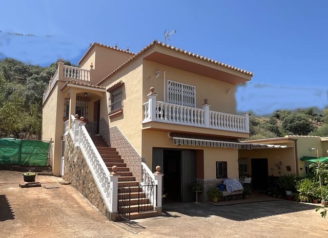 3 soverom Villa til salgs i Alhaurín el Grande med svømmebasseng garasje - € 690 000 (Ref: 9125871)