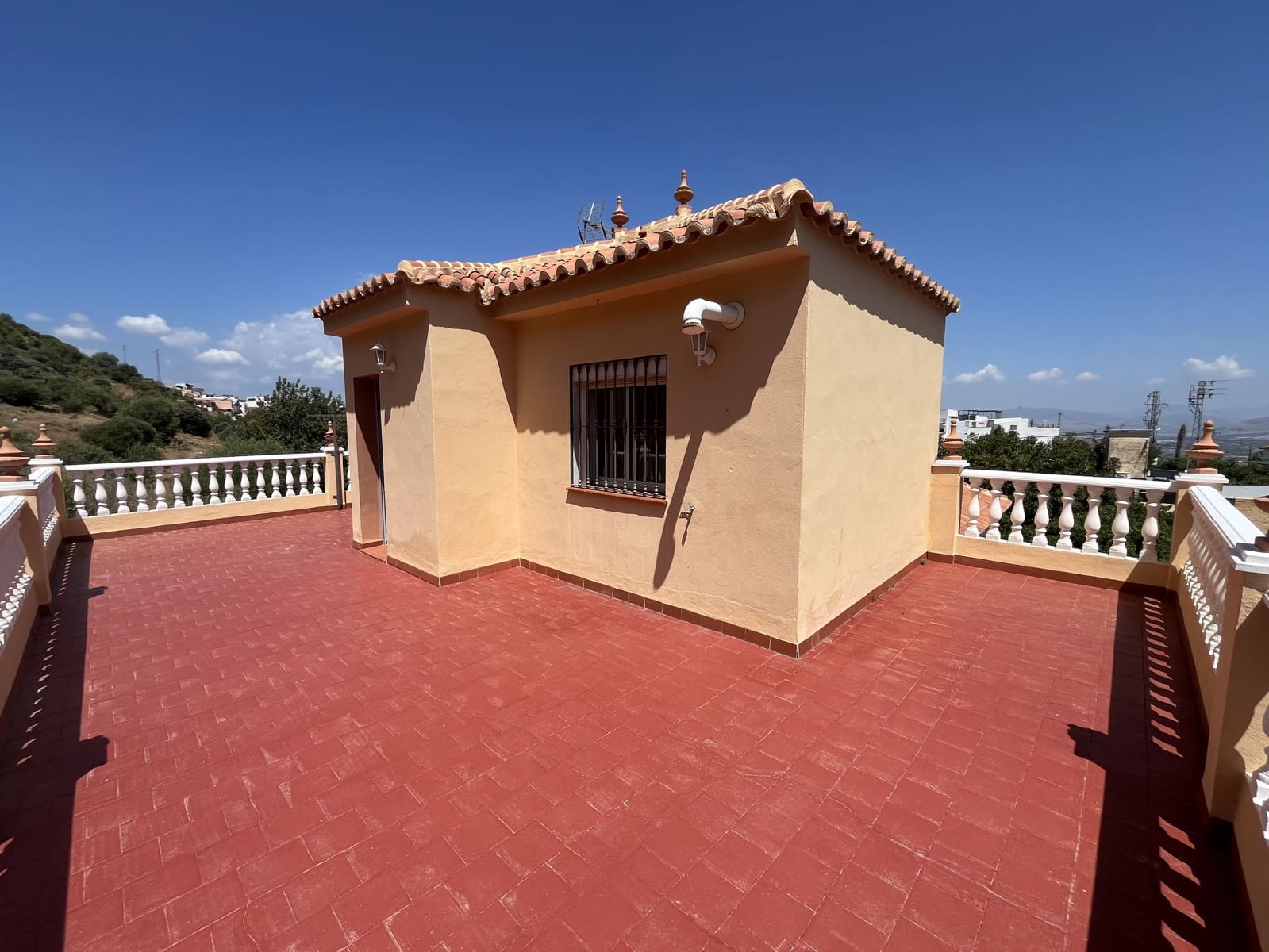 3 Zimmer Villa zu verkaufen in Alhaurin el Grande mit Pool Garage - 690.000 € (Ref: 9125871)