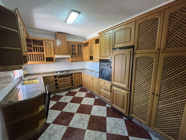 3 soverom Villa til salgs i Alhaurín el Grande med svømmebasseng garasje - € 690 000 (Ref: 9125871)