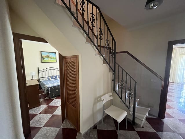3 soverom Villa til salgs i Alhaurín el Grande med svømmebasseng garasje - € 690 000 (Ref: 9125871)