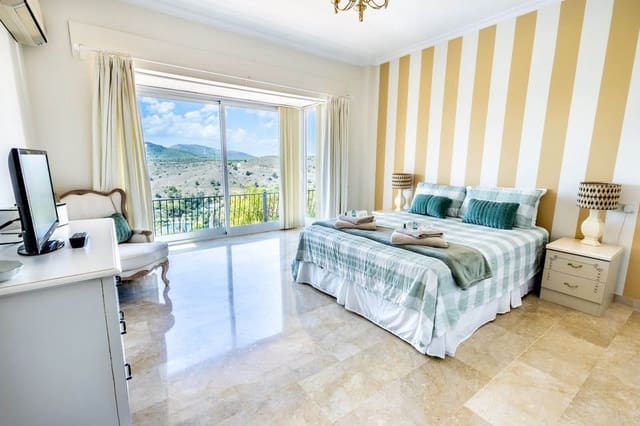 3 soverom Villa til leie i Alhaurín el Grande med svømmebasseng garasje - € 3 500 (Ref: 9360763)