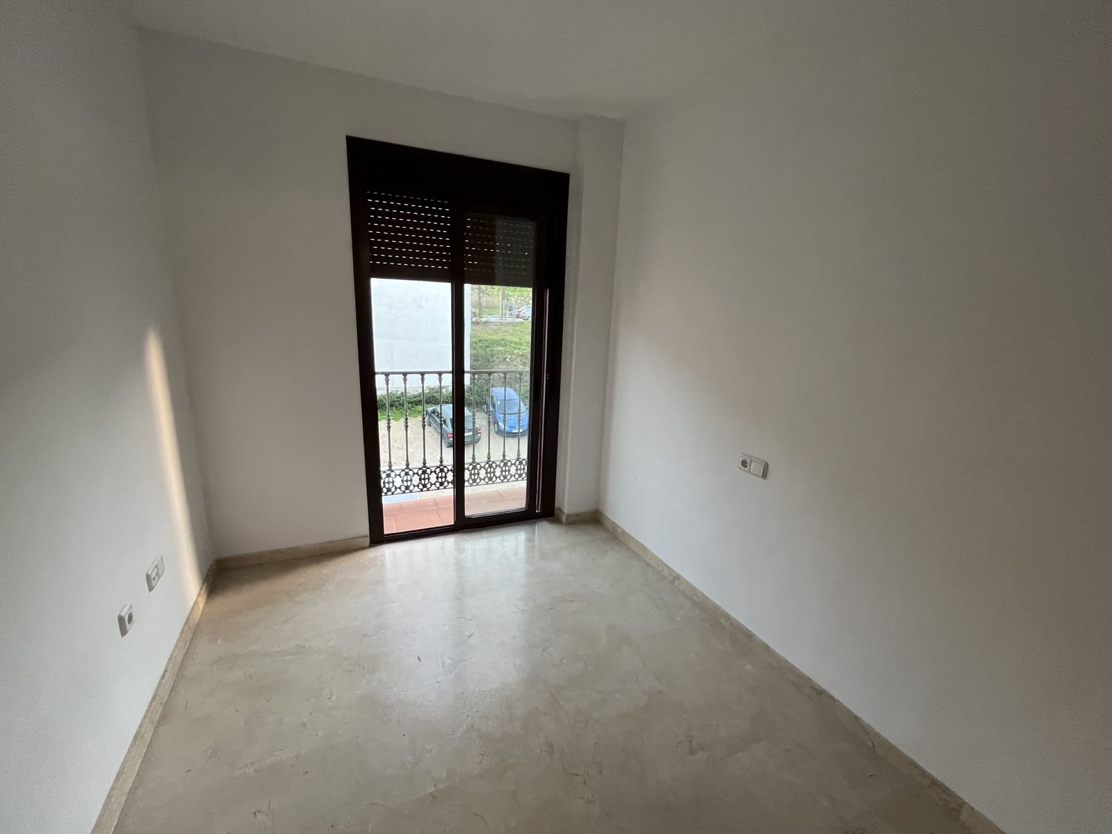 Apartamento de 3 habitaciones en Alhaurín el Grande en alquiler con garaje - 900 € (Ref: 9609487)