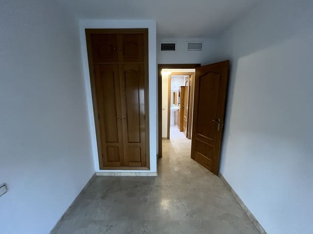 Apartamento de 3 habitaciones en Alhaurín el Grande en alquiler con garaje - 900 € (Ref: 9609487)