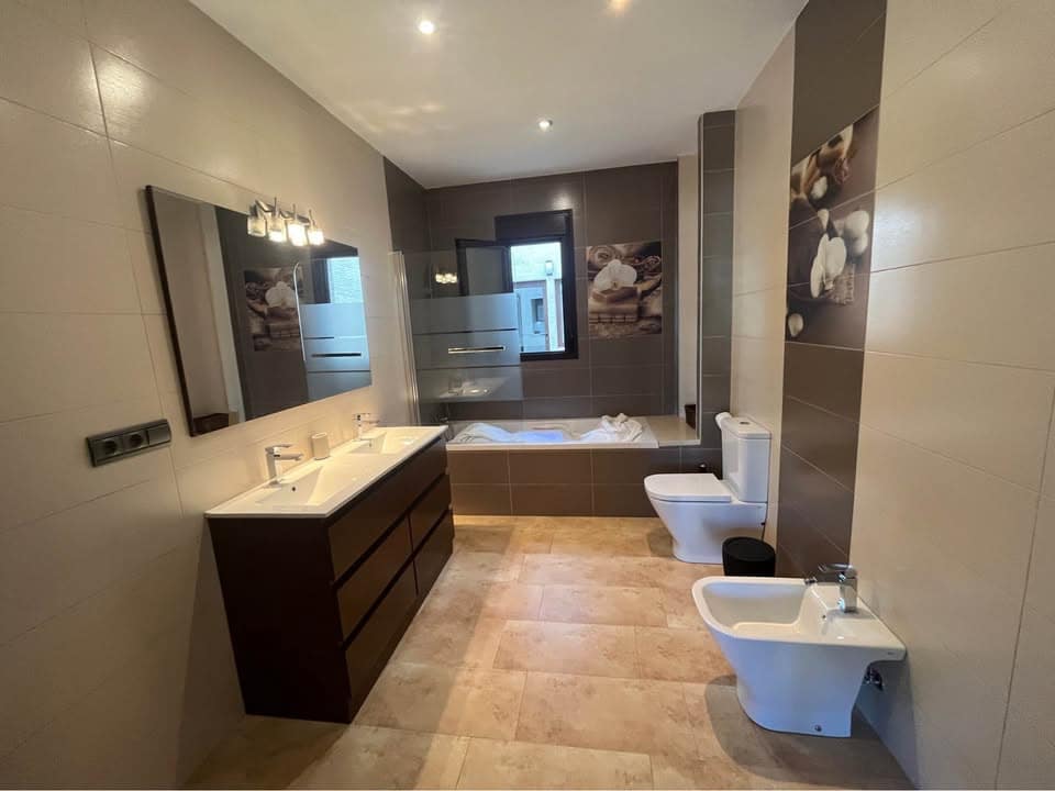 4 makuuhuone Omakotitalo vuokrattavana paikassa Alhaurin el Grande - 1 500 € (Ref: 9629493)