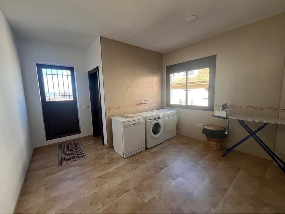 4 makuuhuone Omakotitalo vuokrattavana paikassa Alhaurin el Grande - 1 500 € (Ref: 9629493)