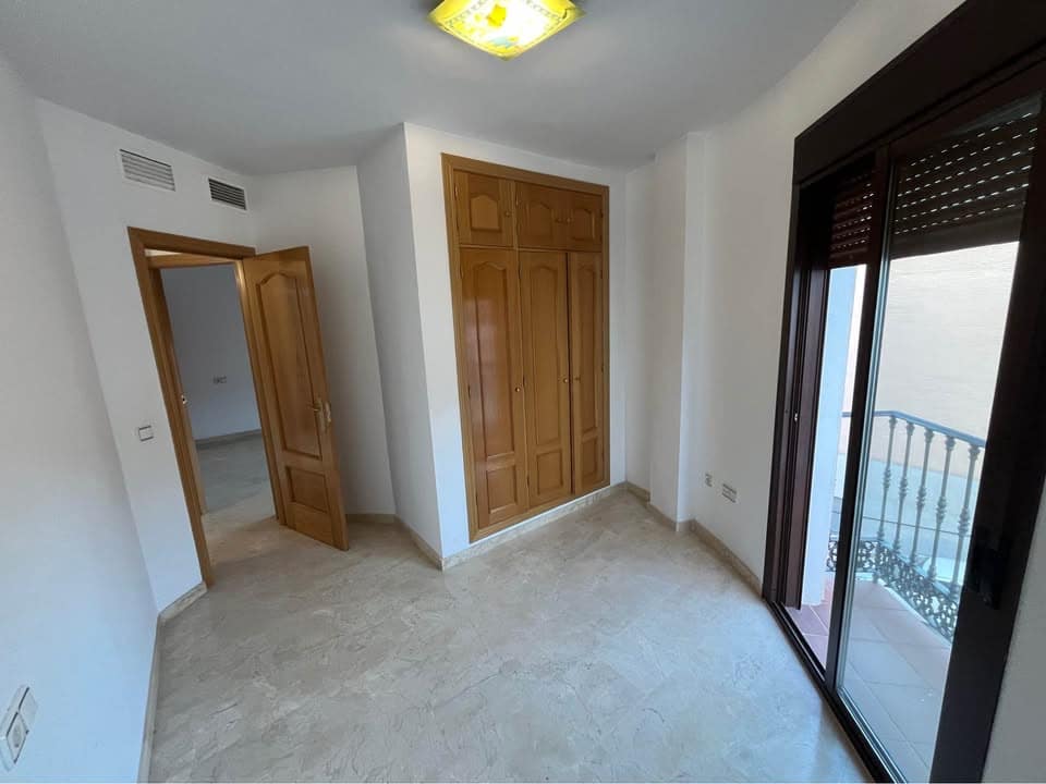 3 sypialnia Apartament do wynajęcia w Alhaurin el Grande z garażem - 900 € (Ref: 9629495)