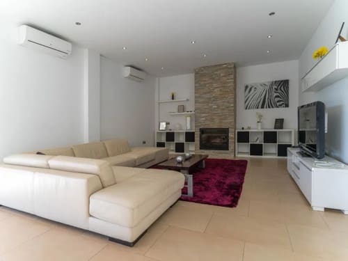 4 bedroom Villa for rent in Alhaurin el Grande with pool garage - € 2,800 (Ref: 9629496)