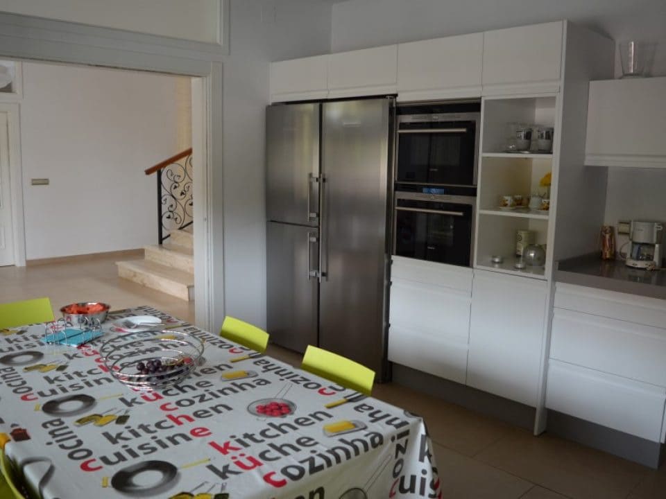 4 bedroom Villa for rent in Alhaurin el Grande with pool garage - € 2,800 (Ref: 9629496)