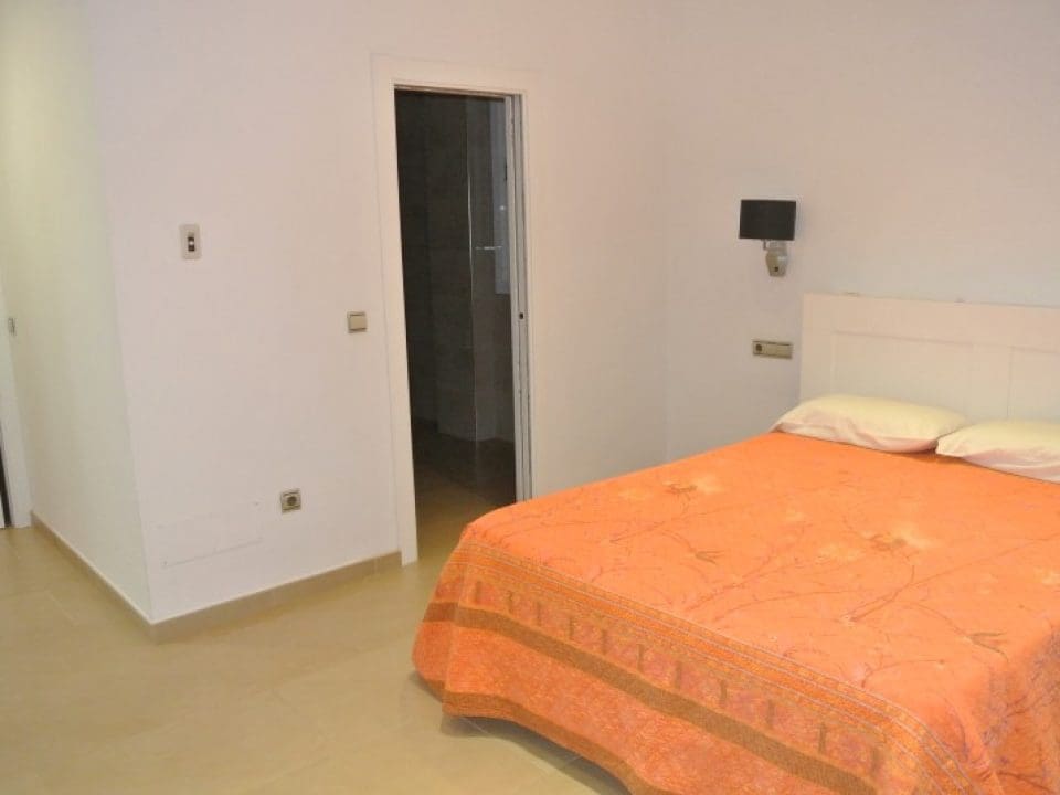 4 bedroom Villa for rent in Alhaurin el Grande with pool garage - € 2,800 (Ref: 9629496)