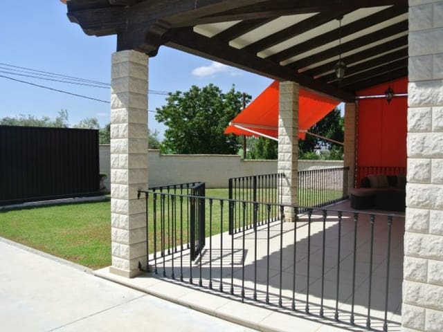 4 bedroom Villa for rent in Alhaurín el Grande with pool garage - € 2,800 (Ref: 9629496)