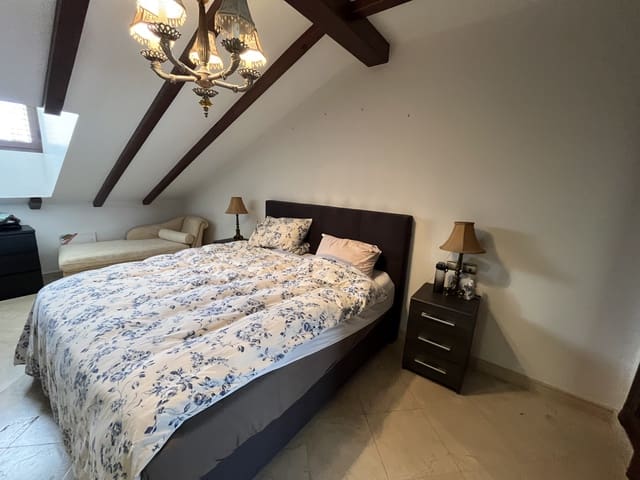 Casa de 3 habitaciones en Alhaurín el Grande en alquiler con garaje - 1.500 € (Ref: 9709002)