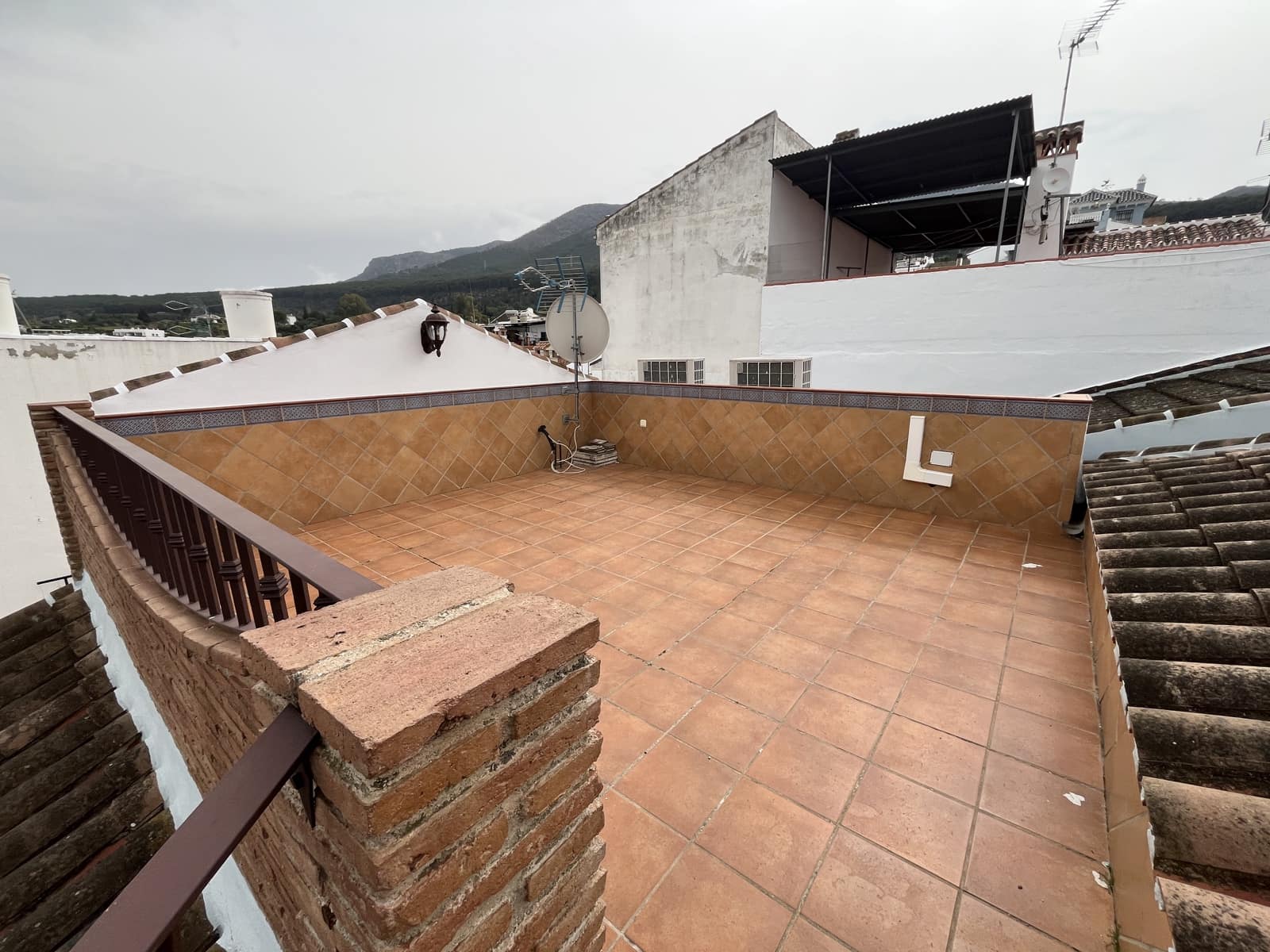 3 quarto Moradia em Banda para arrendar em Alhaurin el Grande com garagem - 1 500 € (Ref: 9709022)