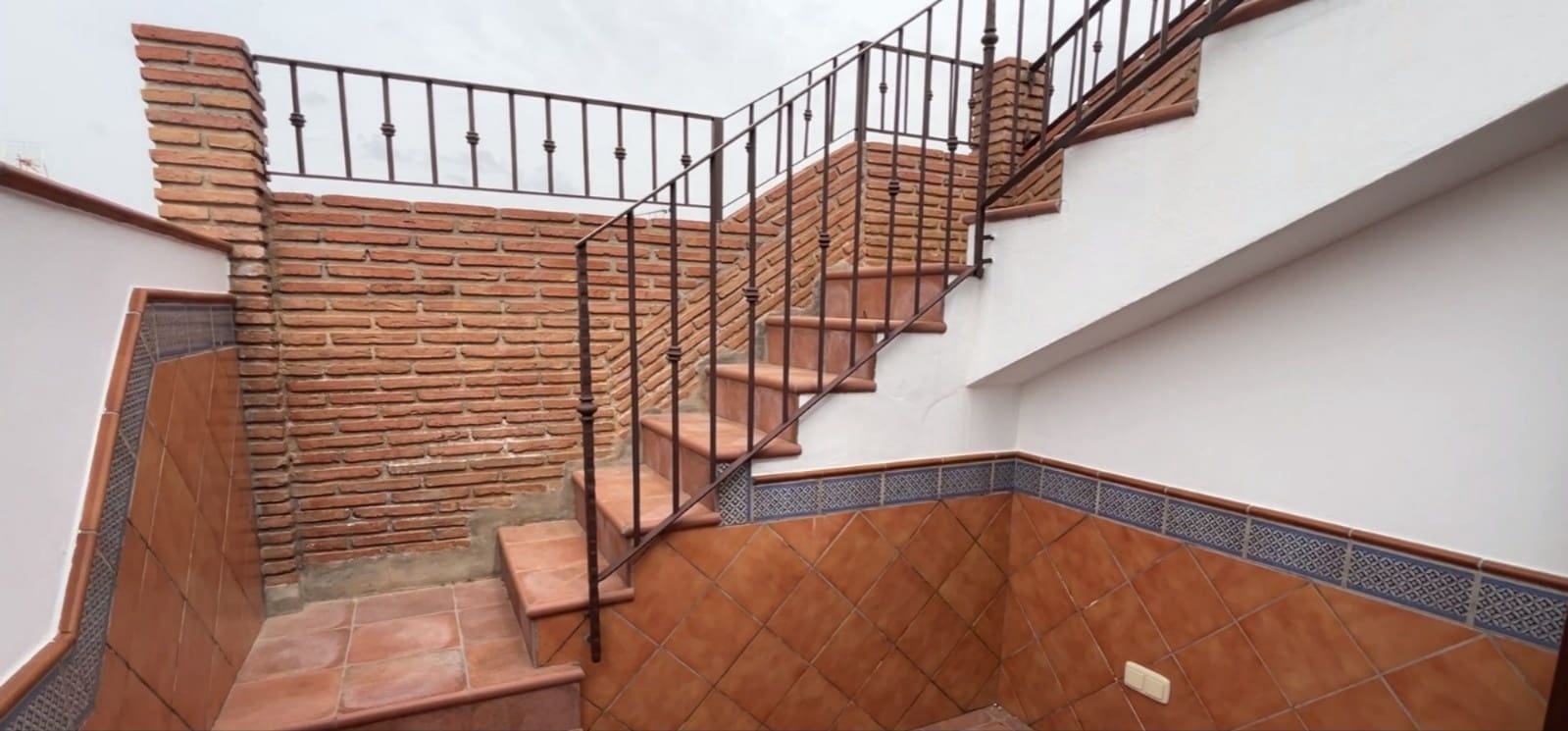 3 quarto Moradia em Banda para arrendar em Alhaurin el Grande com garagem - 1 500 € (Ref: 9709022)