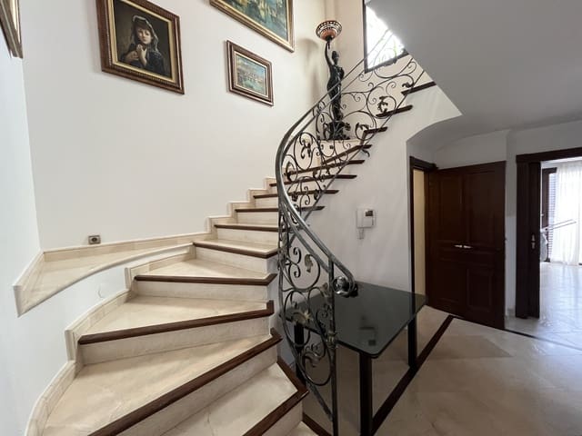 3 quarto Moradia em Banda para arrendar em Alhaurín el Grande com garagem - 1 500 € (Ref: 9709022)