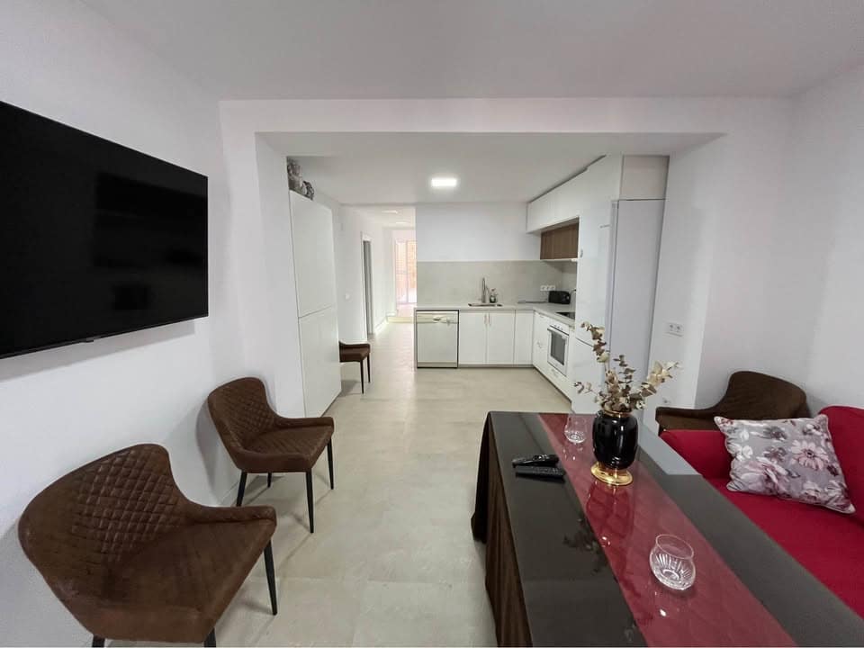 Appartement de 2 chambres à louer à Alhaurin el Grande - 1 100 € (Ref: 9905009)