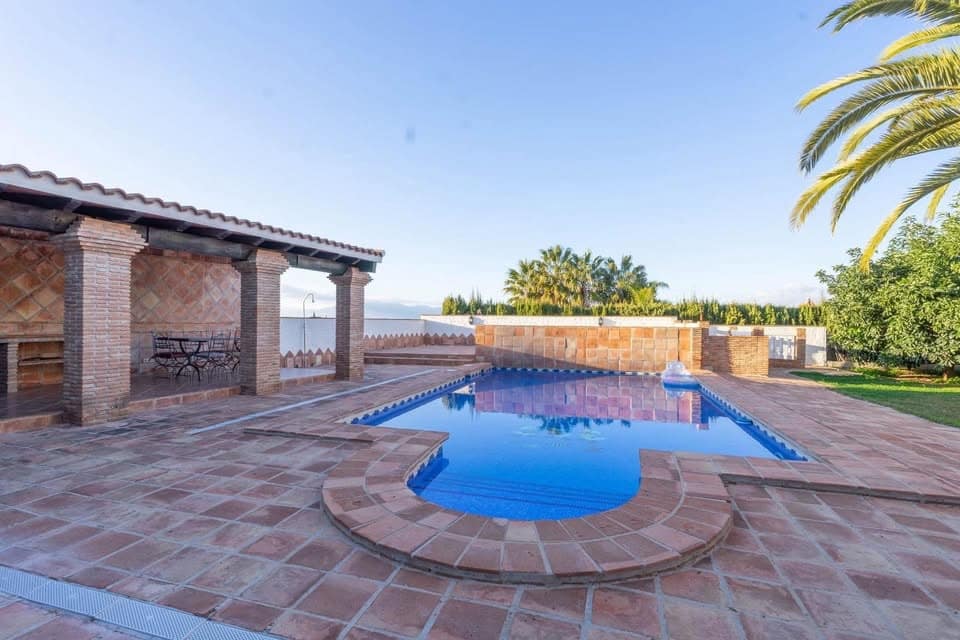 Chalet de 5 habitaciones en Alhaurín el Grande en alquiler con piscina garaje - 2.800 € (Ref: 9905141)