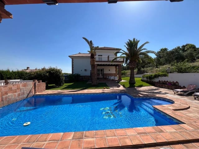 Chalet de 5 habitaciones en Alhaurín el Grande en alquiler con piscina garaje - 2.800 € (Ref: 9905141)