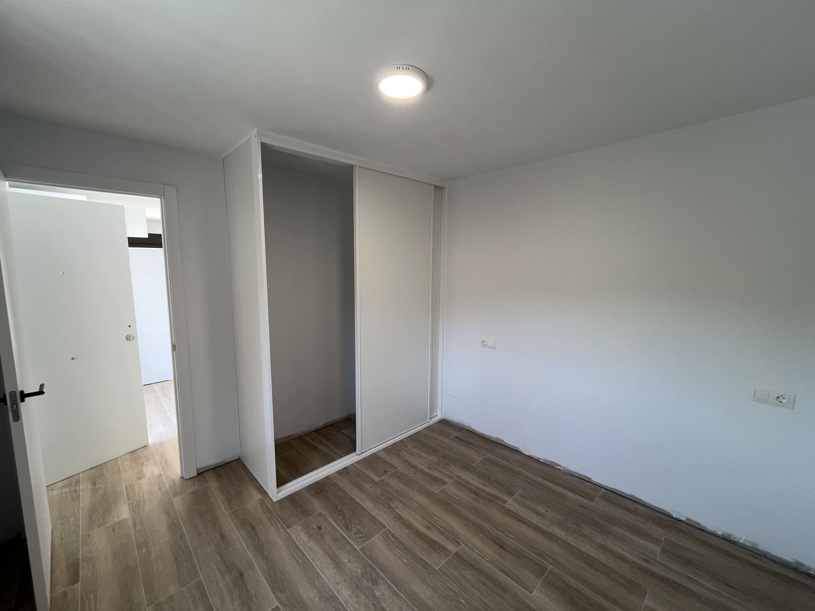 Finca/Maison de Campagne de 2 chambres à louer à Coin avec piscine garage - 1 350 € (Ref: 9925093)