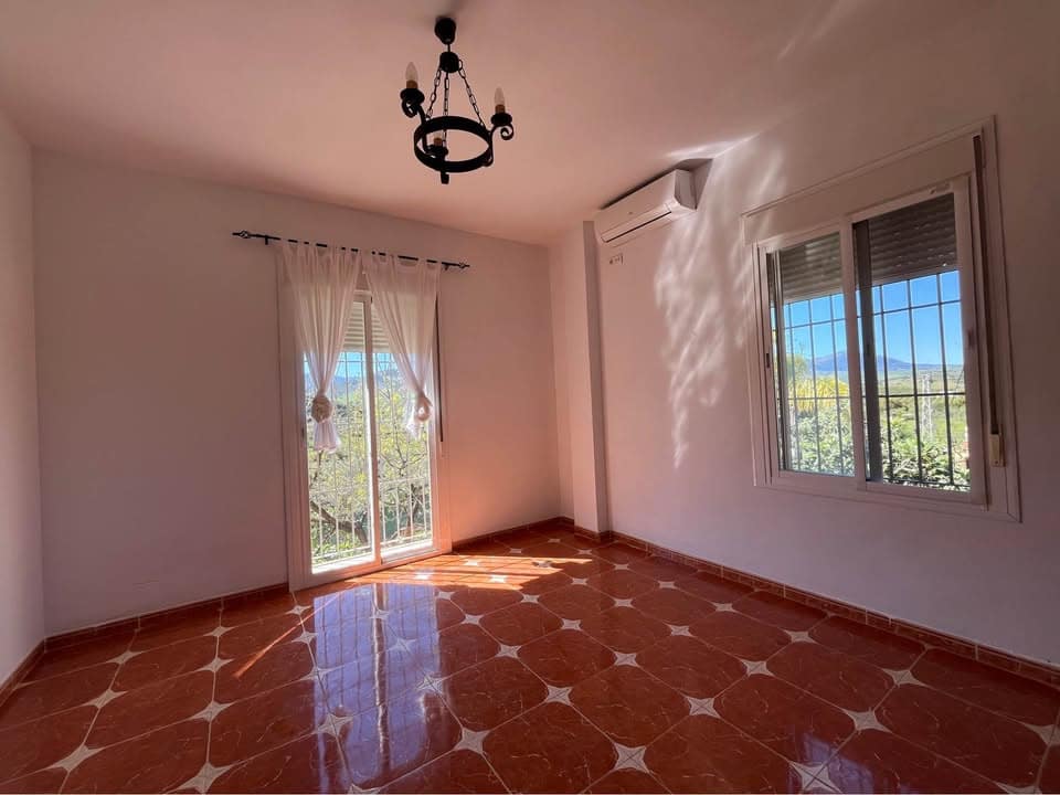 Finca/Casa Rural de 3 habitaciones en Guaro en venta con piscina garaje - 480.000 € (Ref: 9956572)