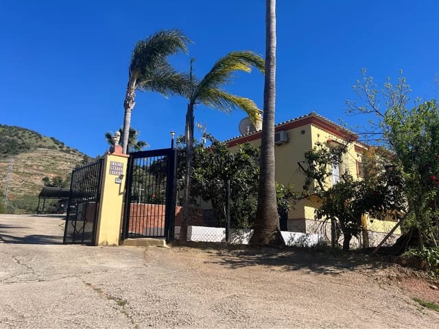 Finca/Casa Rural de 3 habitaciones en Guaro en venta con piscina garaje - 480.000 € (Ref: 9956572)