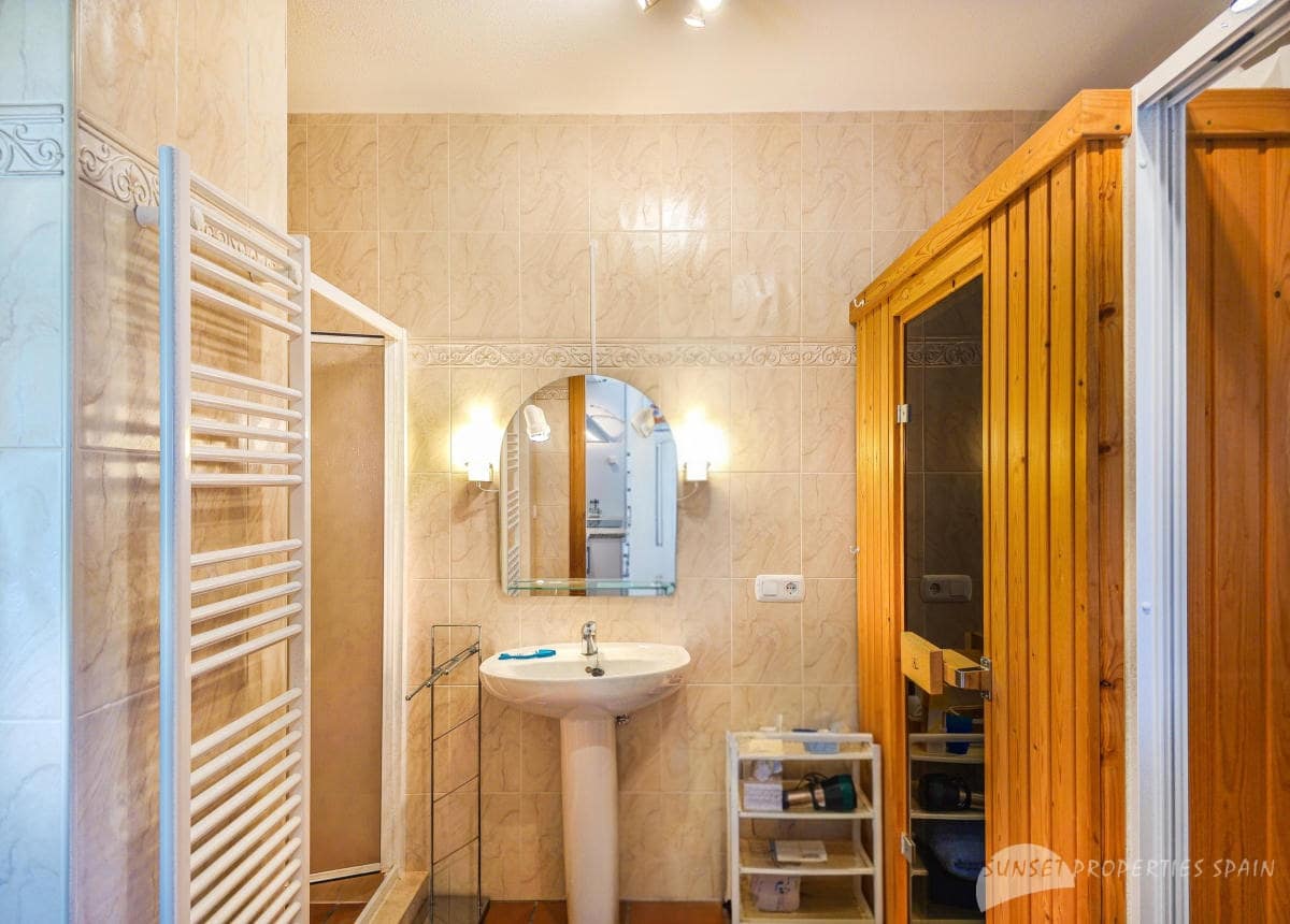 4 soveværelse Villa til salg i Arenas med swimmingpool garage - € 895.000 (Ref: 10022913)