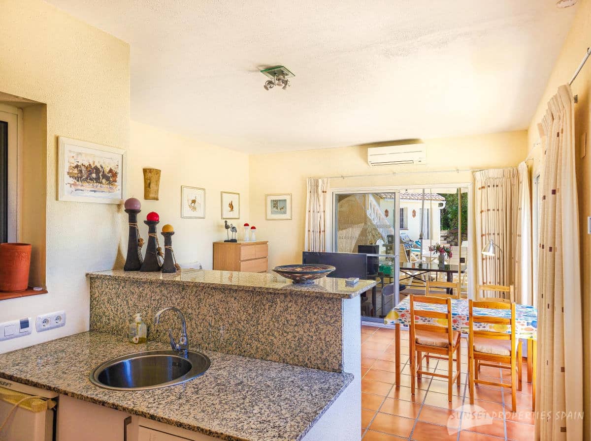 4 soveværelse Villa til salg i Arenas med swimmingpool garage - € 895.000 (Ref: 10022913)