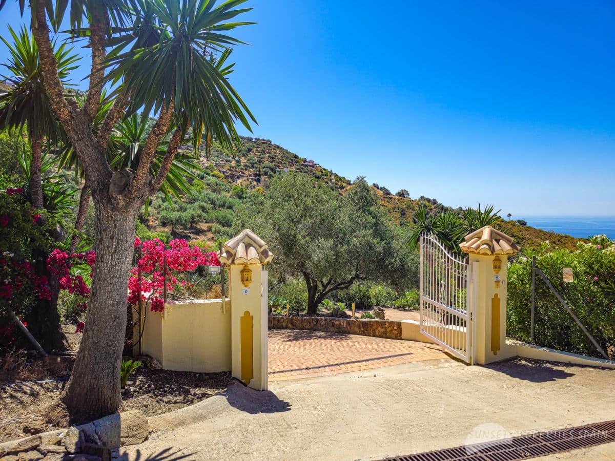 4 soveværelse Villa til salg i Arenas med swimmingpool garage - € 895.000 (Ref: 10022913)