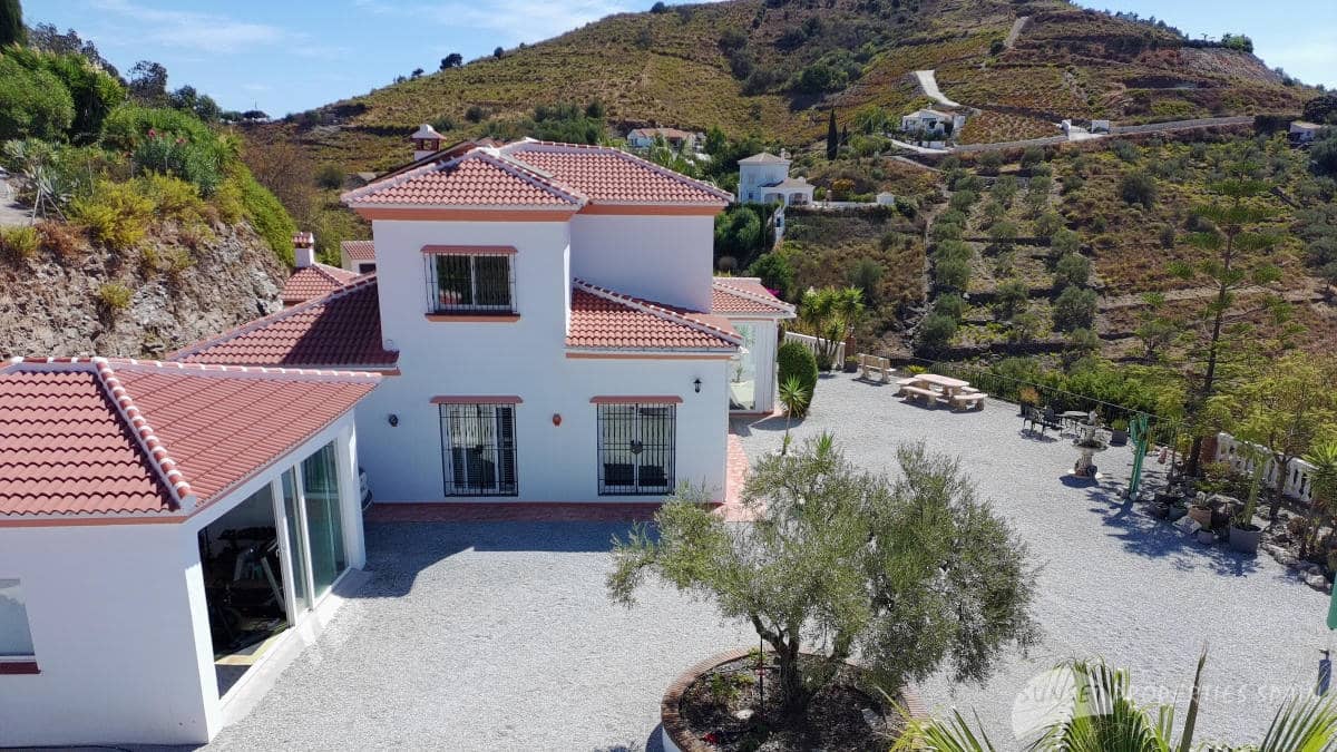 5 soverom Villa til salgs i Competa med svømmebasseng garasje - € 790 000 (Ref: 10139870)