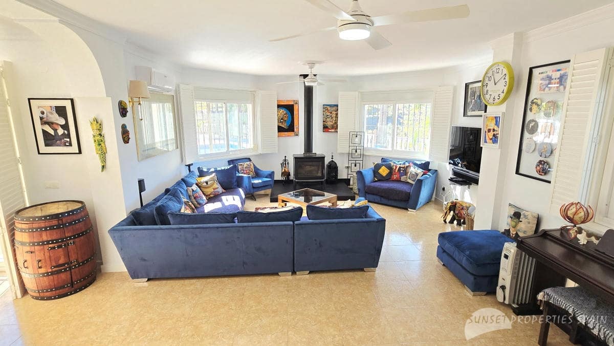 5 soverom Villa til salgs i Competa med svømmebasseng garasje - € 790 000 (Ref: 10139870)