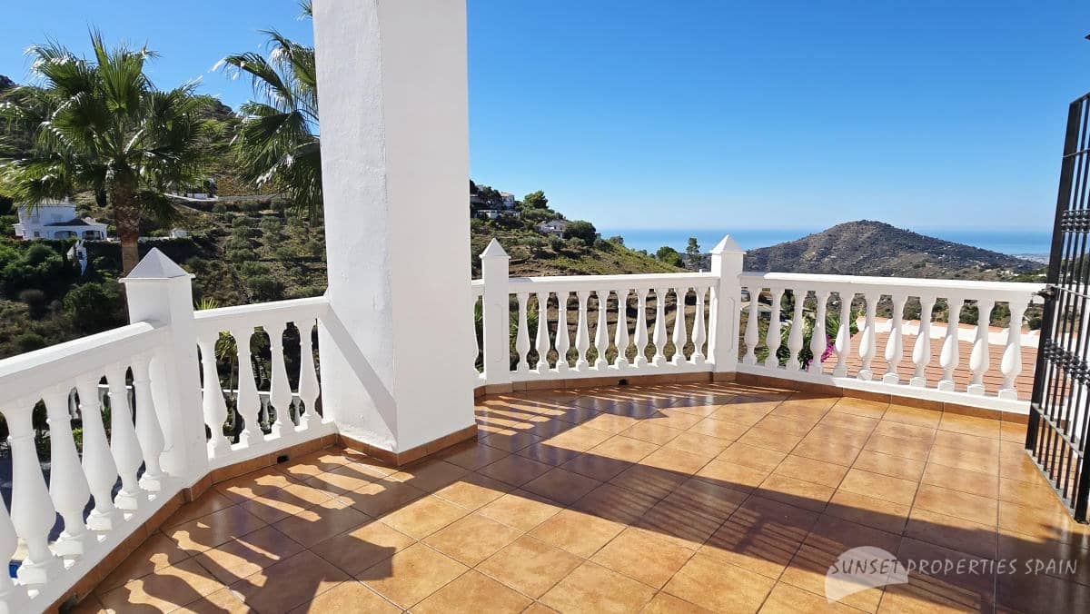 5 soverom Villa til salgs i Competa med svømmebasseng garasje - € 790 000 (Ref: 10139870)