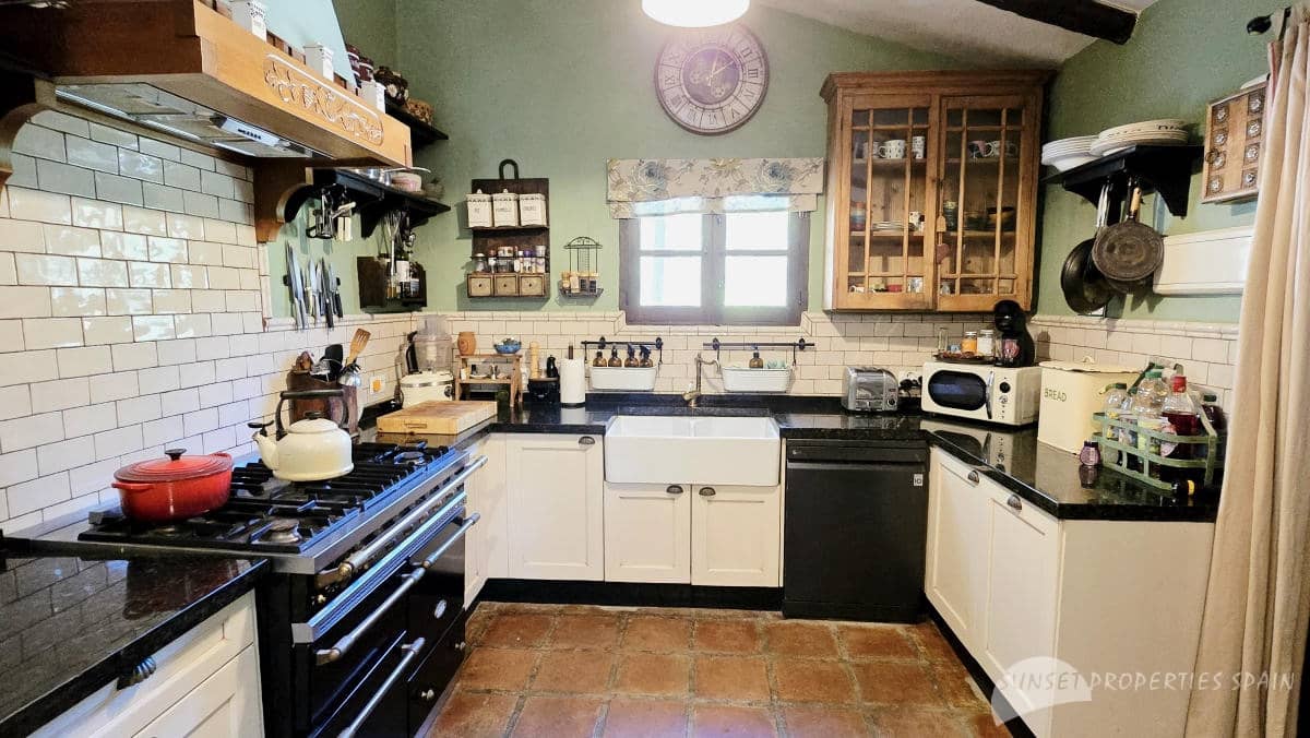 3 soverom Finca/Herregård til salgs i Archez med svømmebasseng garasje - € 375 000 (Ref: 10139893)