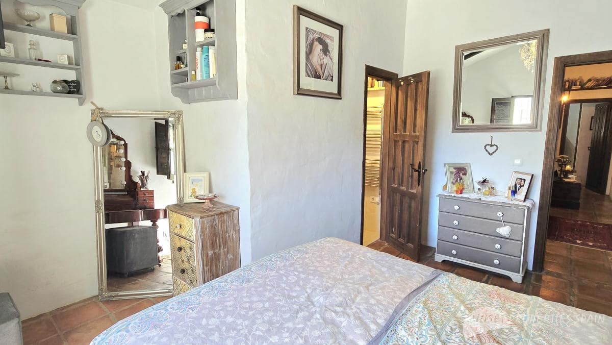 3 soverom Finca/Herregård til salgs i Archez med svømmebasseng garasje - € 375 000 (Ref: 10139893)