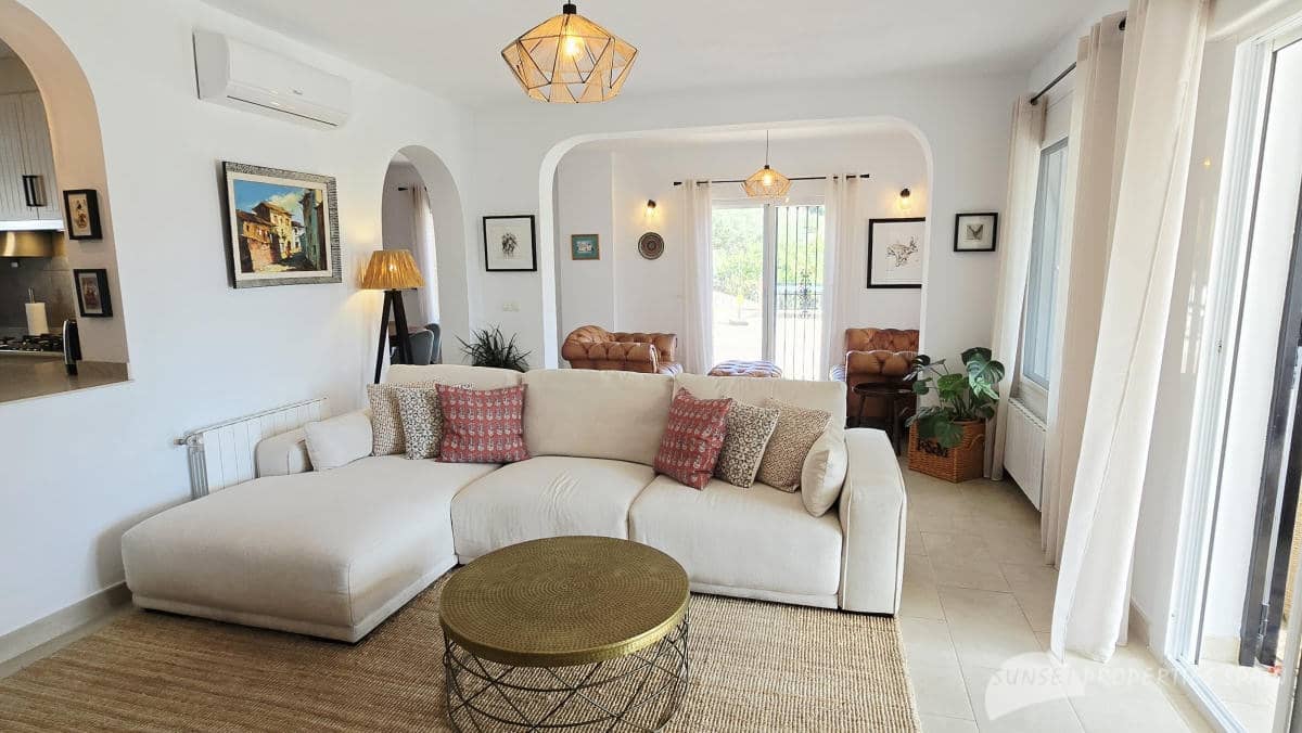 4 bedroom Villa for sale in Canillas de Albaida with pool garage - € 675,000 (Ref: 10161826)