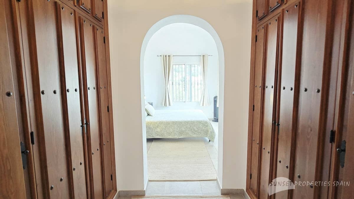 4 bedroom Villa for sale in Canillas de Albaida with pool garage - € 675,000 (Ref: 10161826)