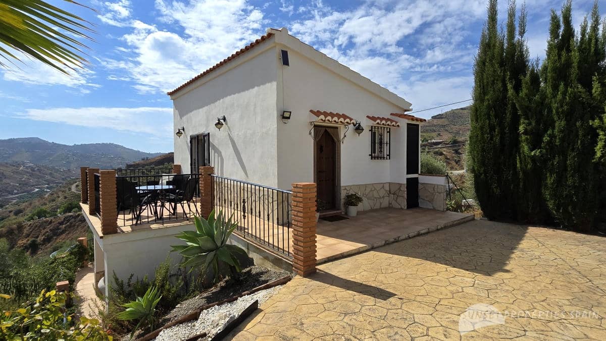4 bedroom Villa for sale in Canillas de Albaida with pool garage - € 675,000 (Ref: 10161826)