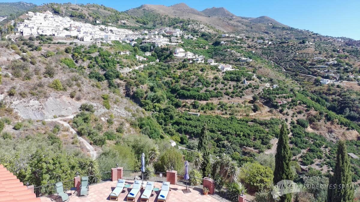4 bedroom Villa for sale in Canillas de Albaida with pool garage - € 675,000 (Ref: 10161826)