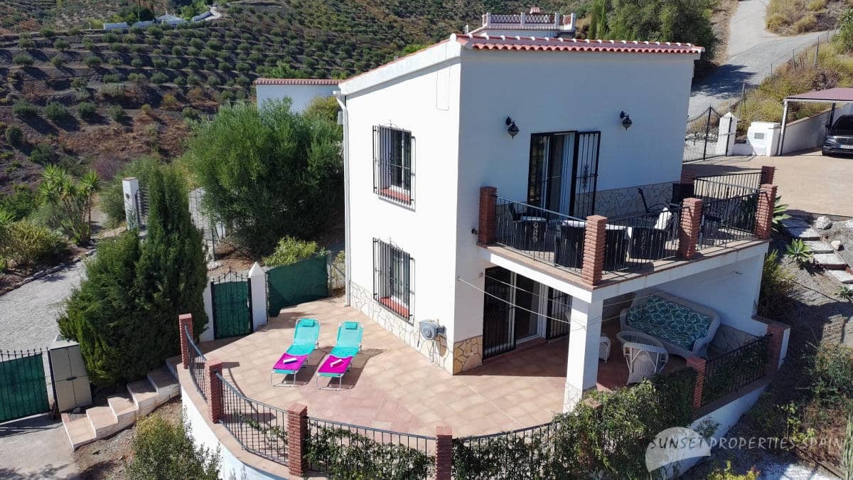 4 bedroom Villa for sale in Canillas de Albaida with pool garage - € 675,000 (Ref: 10161826)