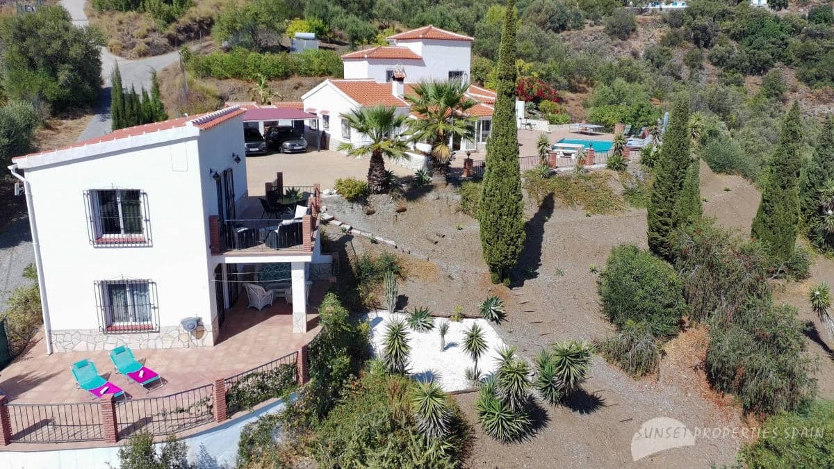 4 bedroom Villa for sale in Canillas de Albaida with pool garage - € 675,000 (Ref: 10161826)