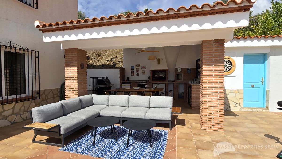 4 bedroom Villa for sale in Canillas de Albaida with pool garage - € 675,000 (Ref: 10161826)