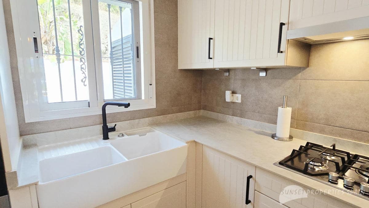 4 bedroom Villa for sale in Canillas de Albaida with pool garage - € 675,000 (Ref: 10161826)