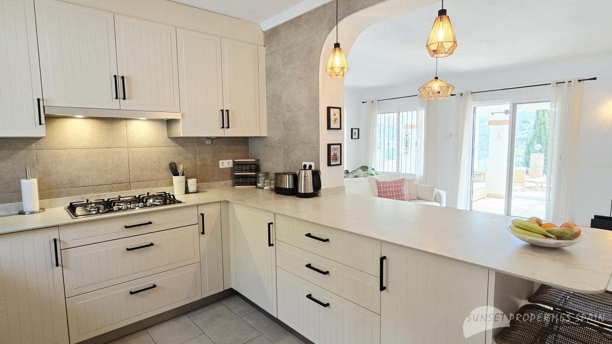 4 bedroom Villa for sale in Canillas de Albaida with pool garage - € 675,000 (Ref: 10161826)