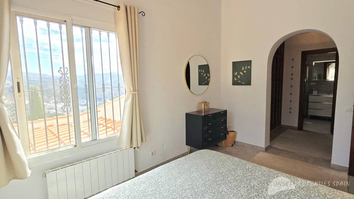4 bedroom Villa for sale in Canillas de Albaida with pool garage - € 675,000 (Ref: 10161826)
