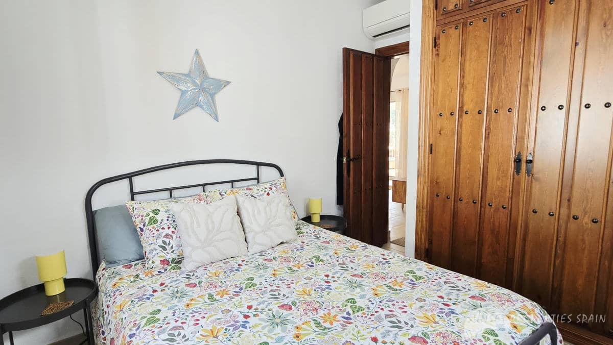 4 bedroom Villa for sale in Canillas de Albaida with pool garage - € 675,000 (Ref: 10161826)
