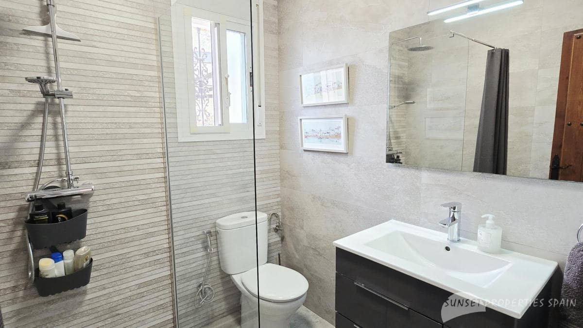 4 bedroom Villa for sale in Canillas de Albaida with pool garage - € 675,000 (Ref: 10161826)