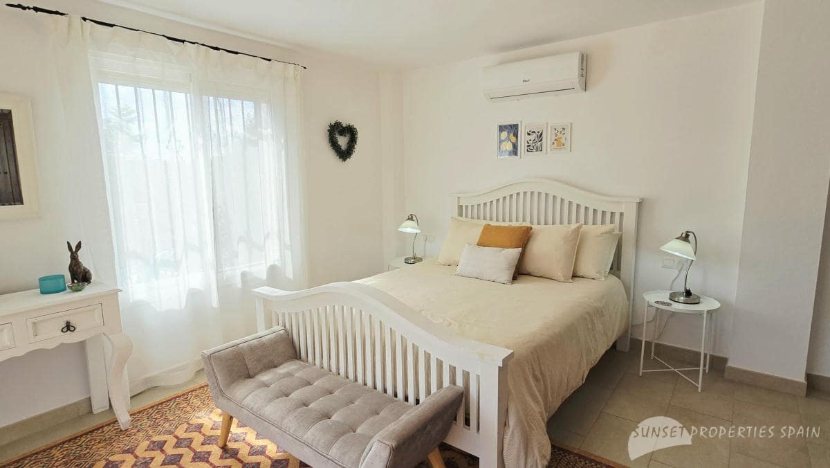 4 bedroom Villa for sale in Canillas de Albaida with pool garage - € 675,000 (Ref: 10161826)