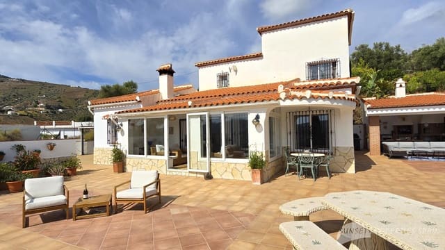 4 bedroom Villa for sale in Canillas de Albaida with pool garage - € 675,000 (Ref: 10161826)