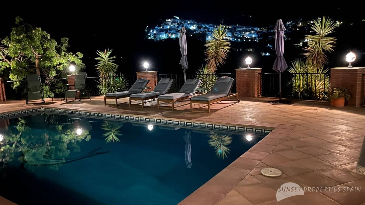 4 bedroom Villa for sale in Canillas de Albaida with pool garage - € 675,000 (Ref: 10161826)